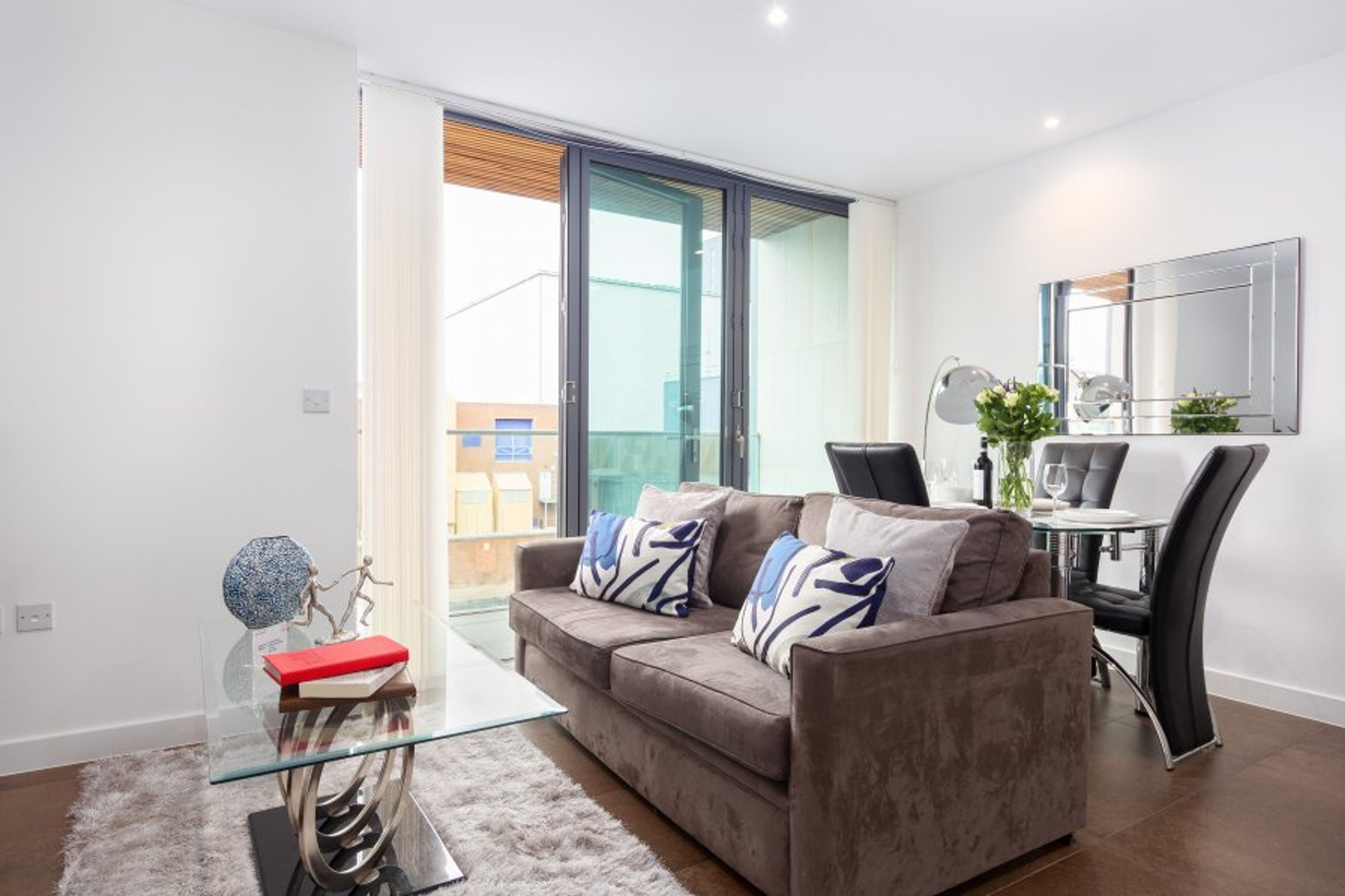 Newly Open One Bedroom Apartment in Lexicon Clickstay