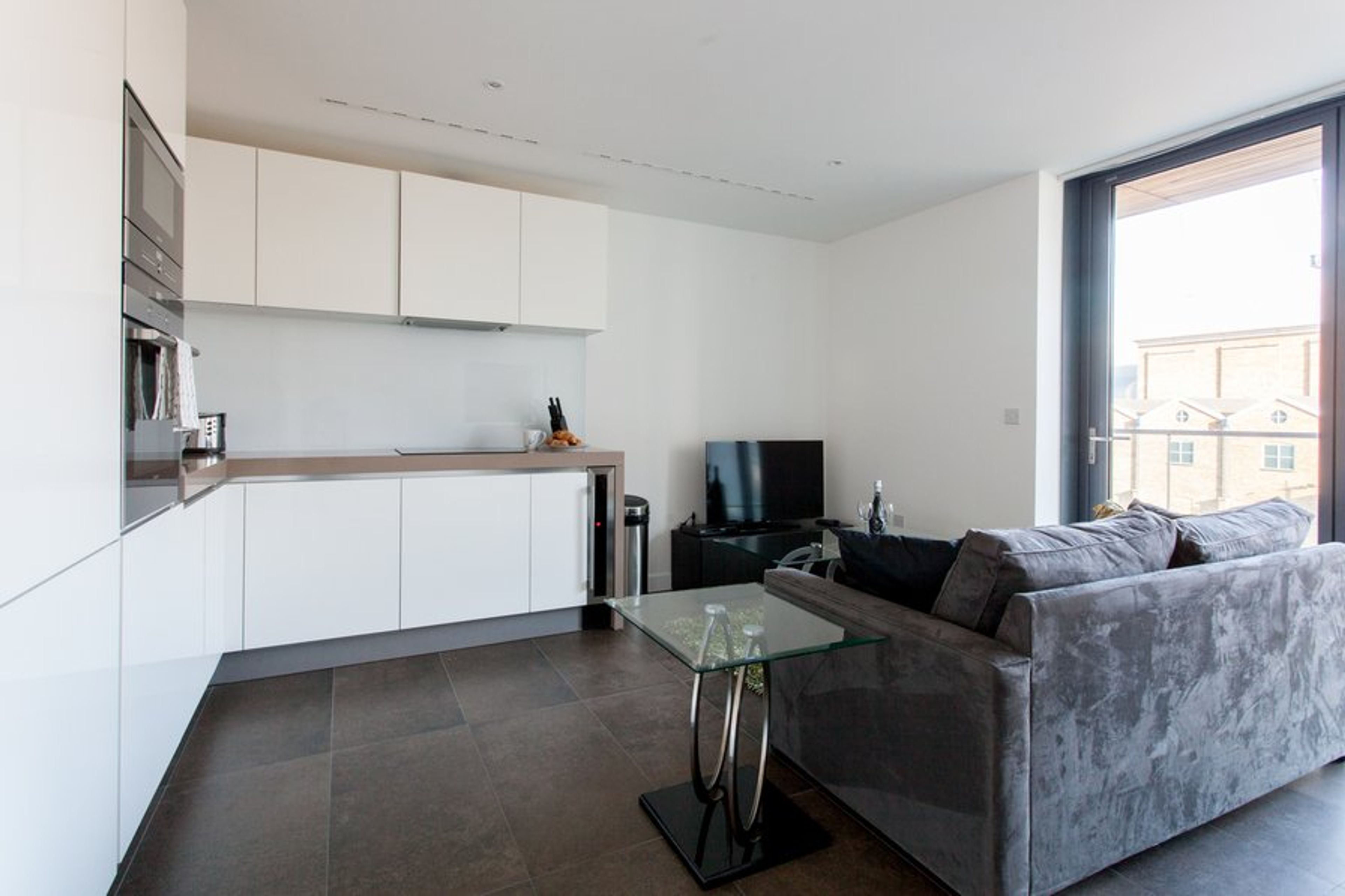 Newly Open One Bedroom Apartment in Lexicon Clickstay