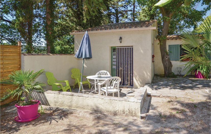 Villa in Crillon-le-Brave, the South of France