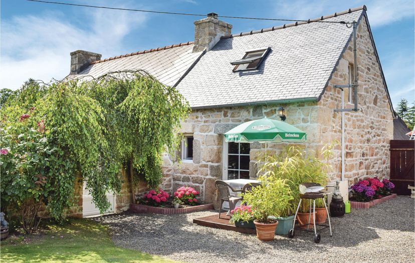 Villa in Louargat, France