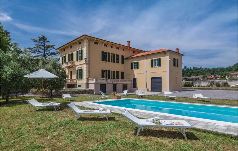 Villa in Lucca, Italy