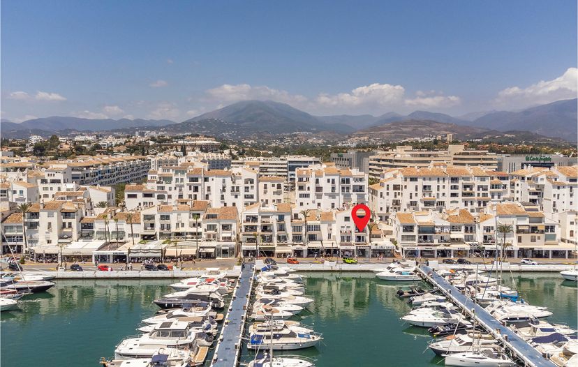 Apartment in Puerto Banús, Spain