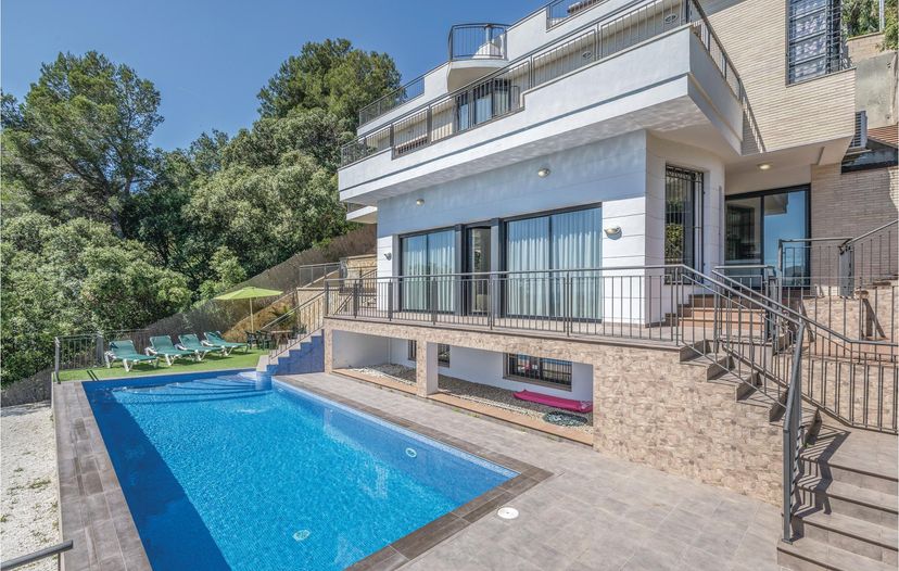 Villa in Santa Susanna, Spain