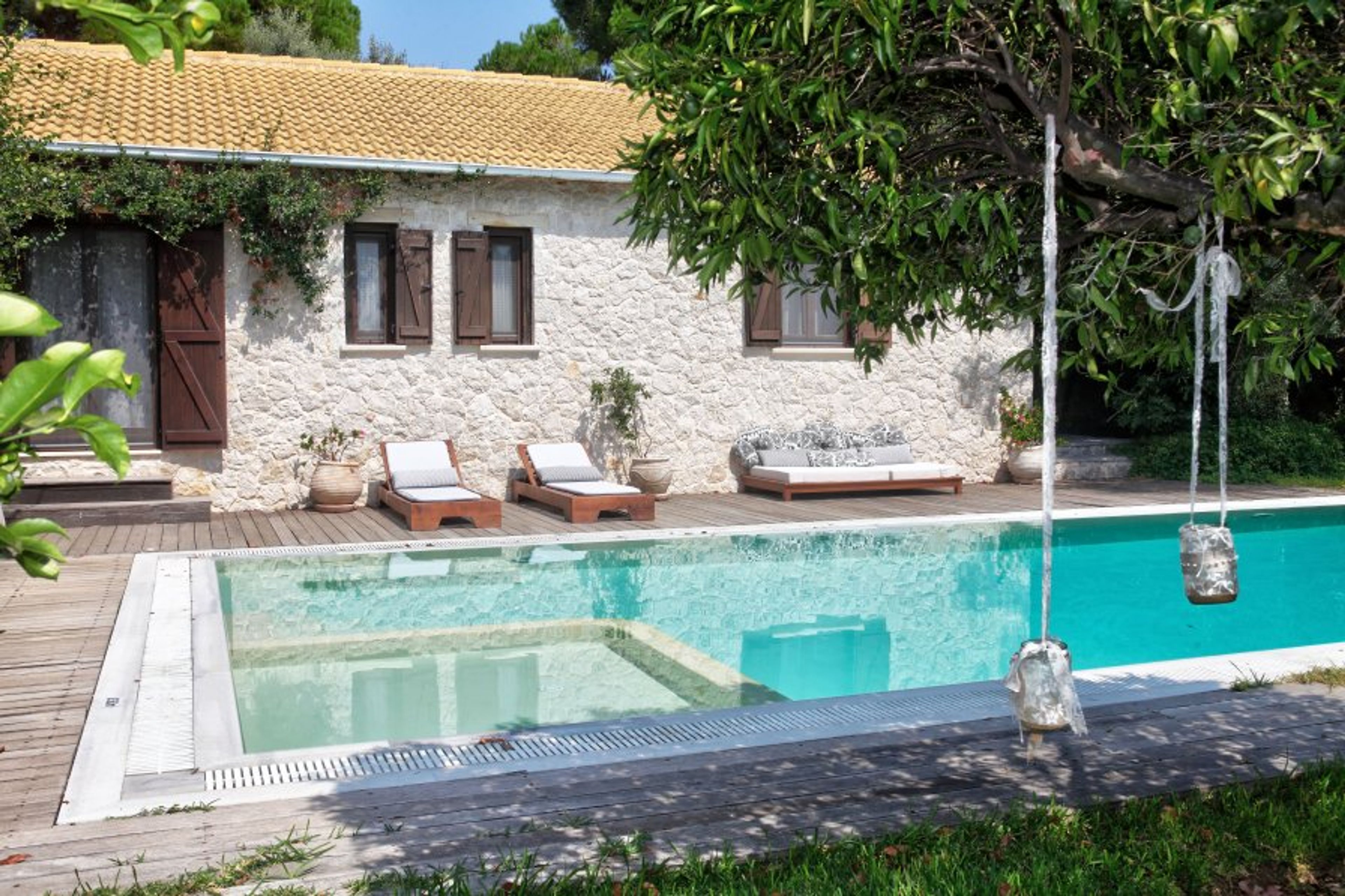 Relaxation by the pool - includes a children's pool!