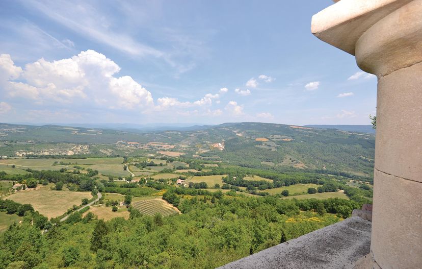 Villa in Viens, the South of France