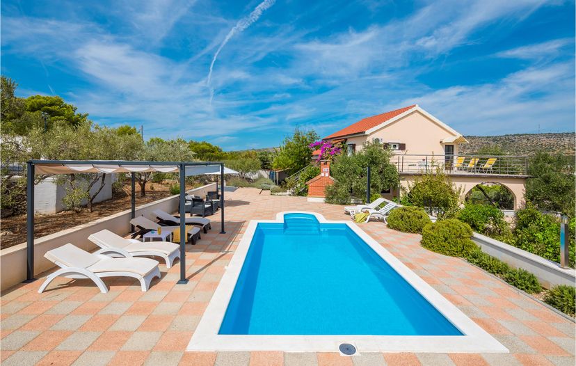 Villa in Croatia, Milna