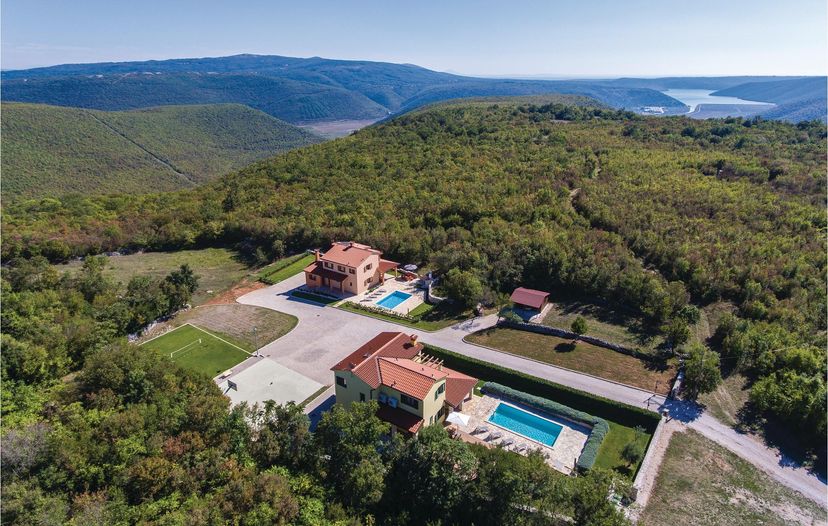 Villa in Kunj, Croatia