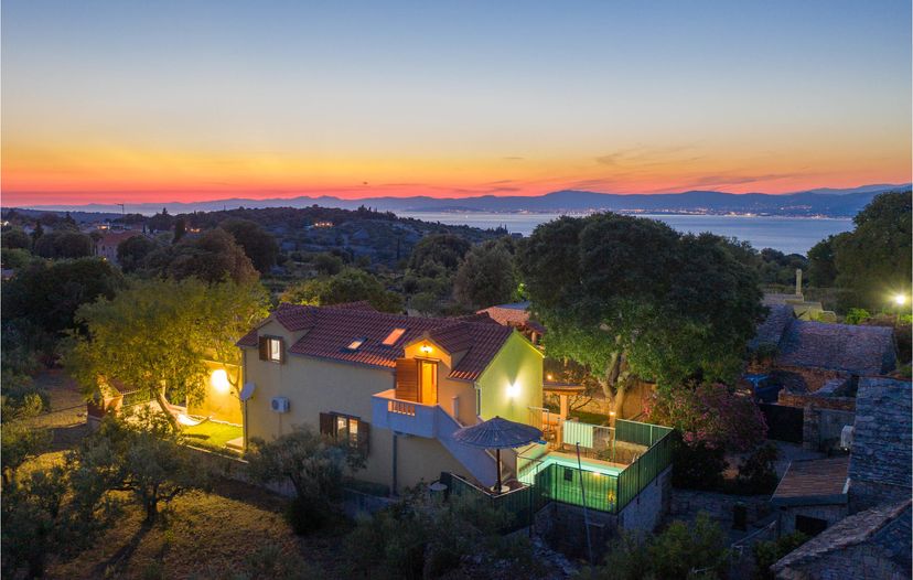 Villa in Croatia, Škrip