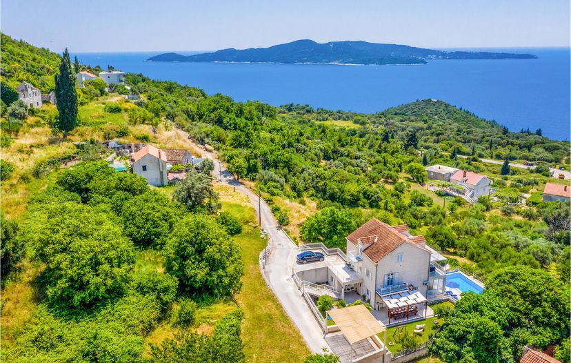 Villa in Brsečine, Croatia