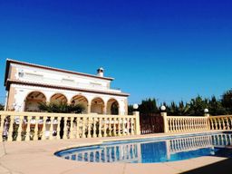 Villa Seniola. 5 Bedrooms, A/c, Wifi, Private Pool 