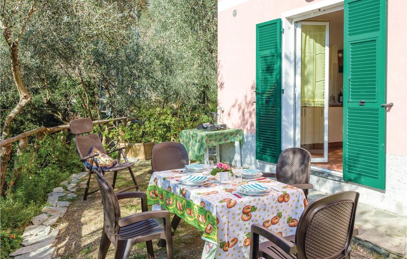 Villa in Facciù, Italy