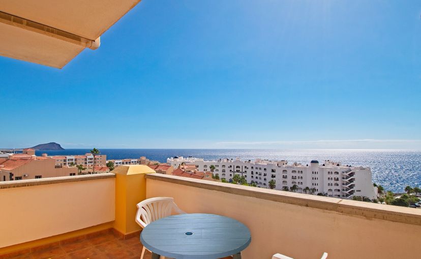 Holiday apartments in South Tenerife from £28 Clickstay