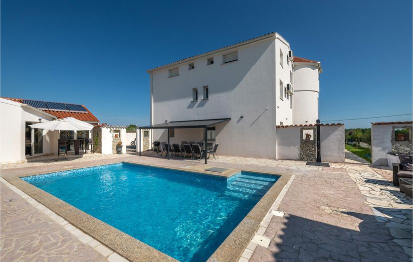 Villa in Croatia, Valtura