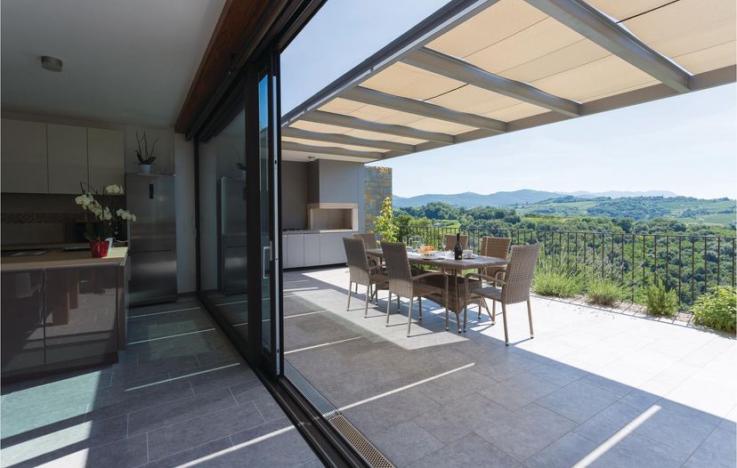 Villa in Slovenia, Kozana