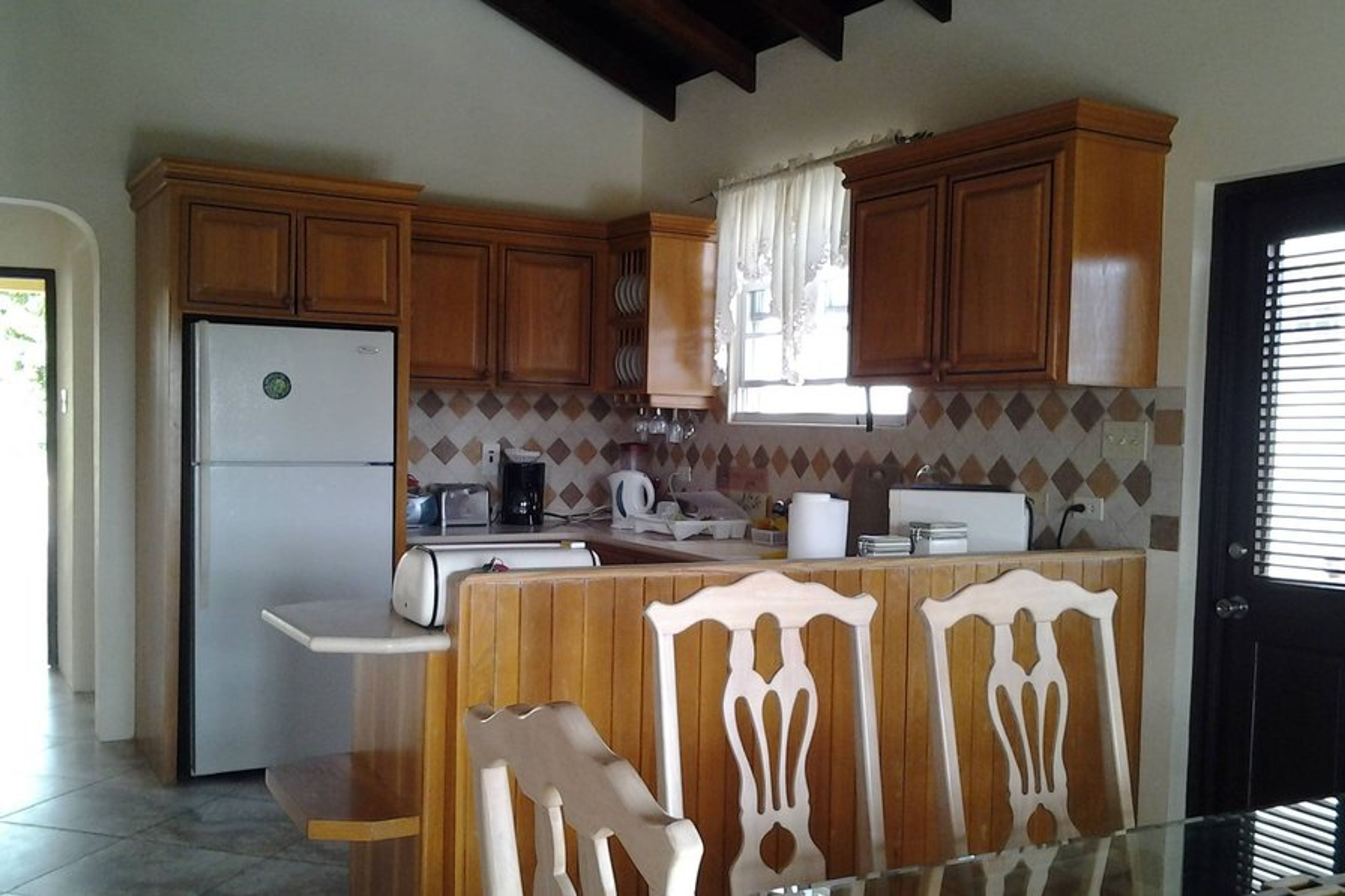 Spacious kitchen and dining room
