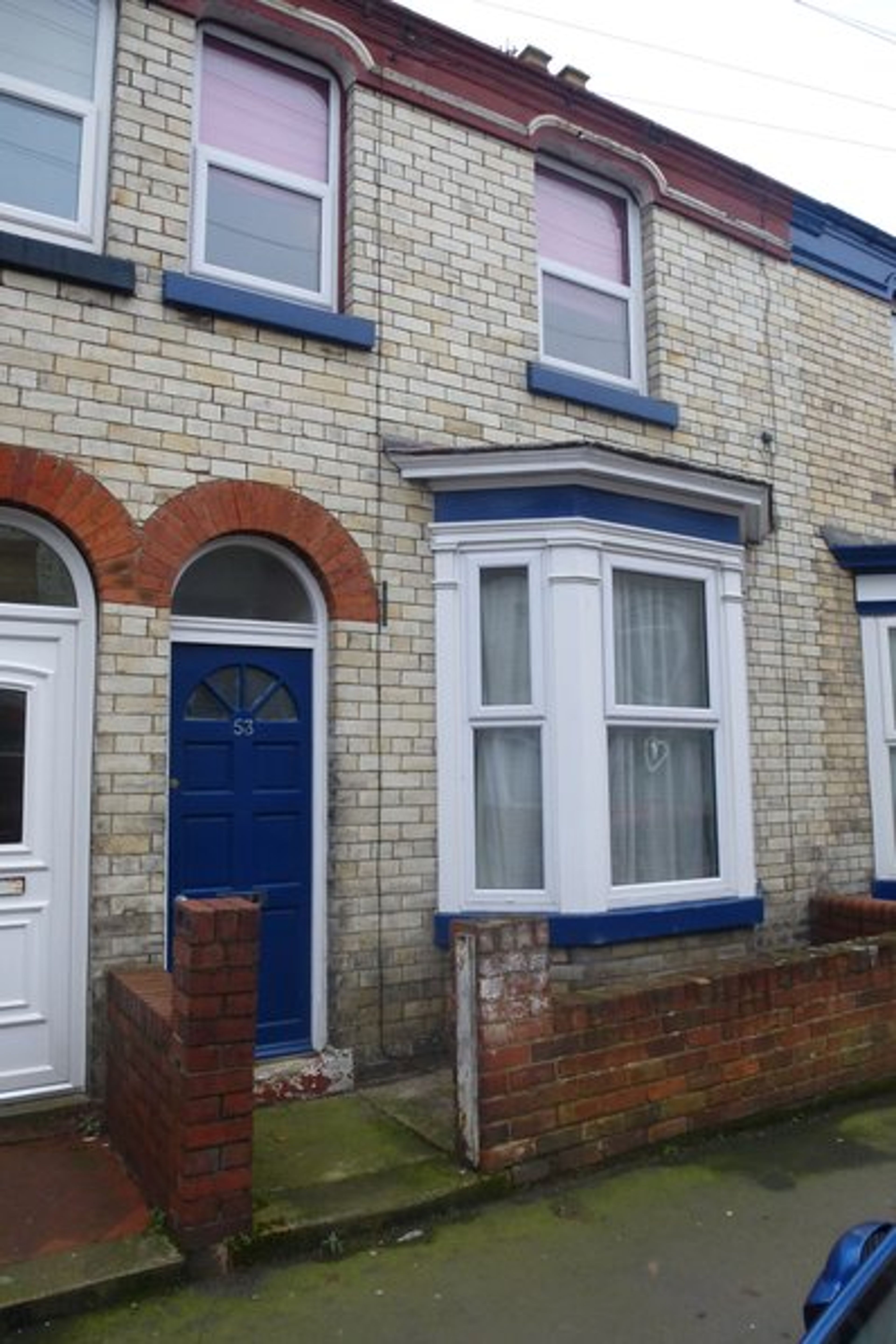 Relax and enjoy our centrally situated 2 bedroom town house.