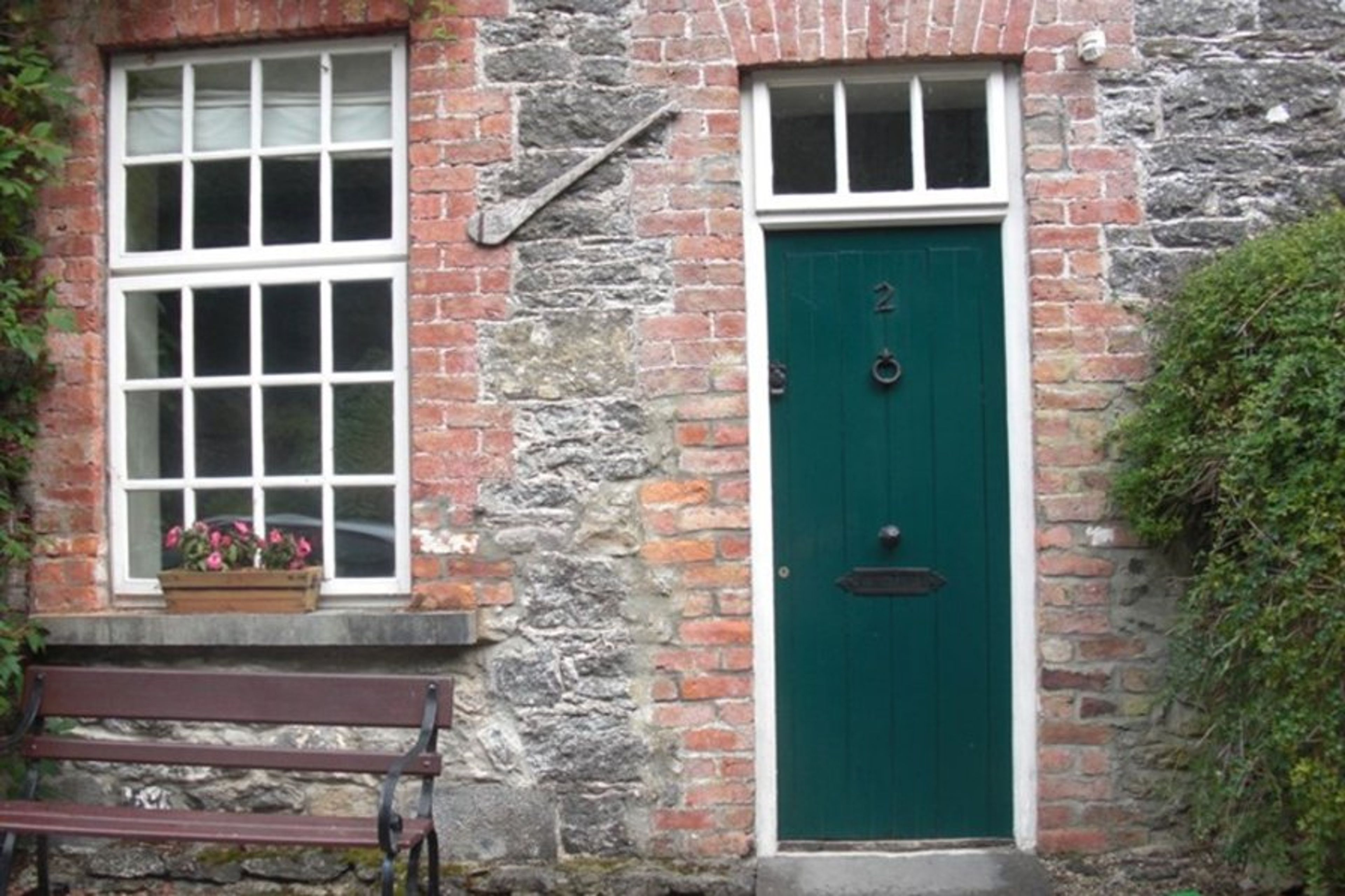 Lodge 2 - 19th Century restored Coach house