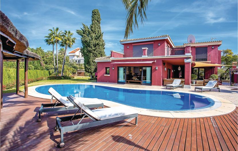 Villa in Elviria, Spain