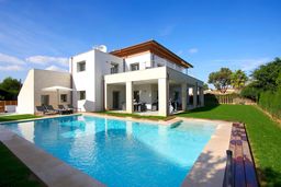 Pollensa holiday villa rental with swimming pool