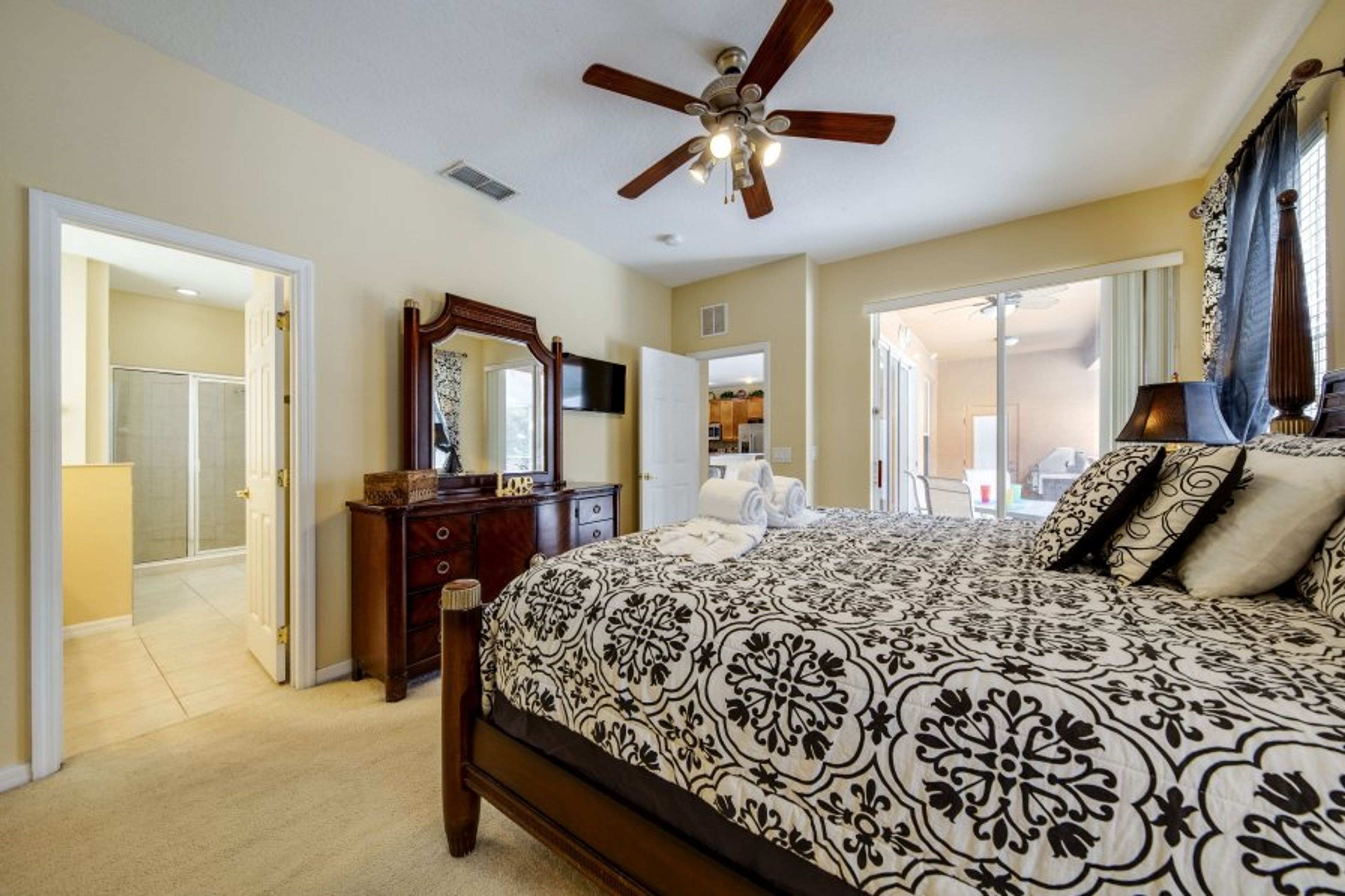 Ground Floor Master En-suite luxury soaking tub; walk-in Closet