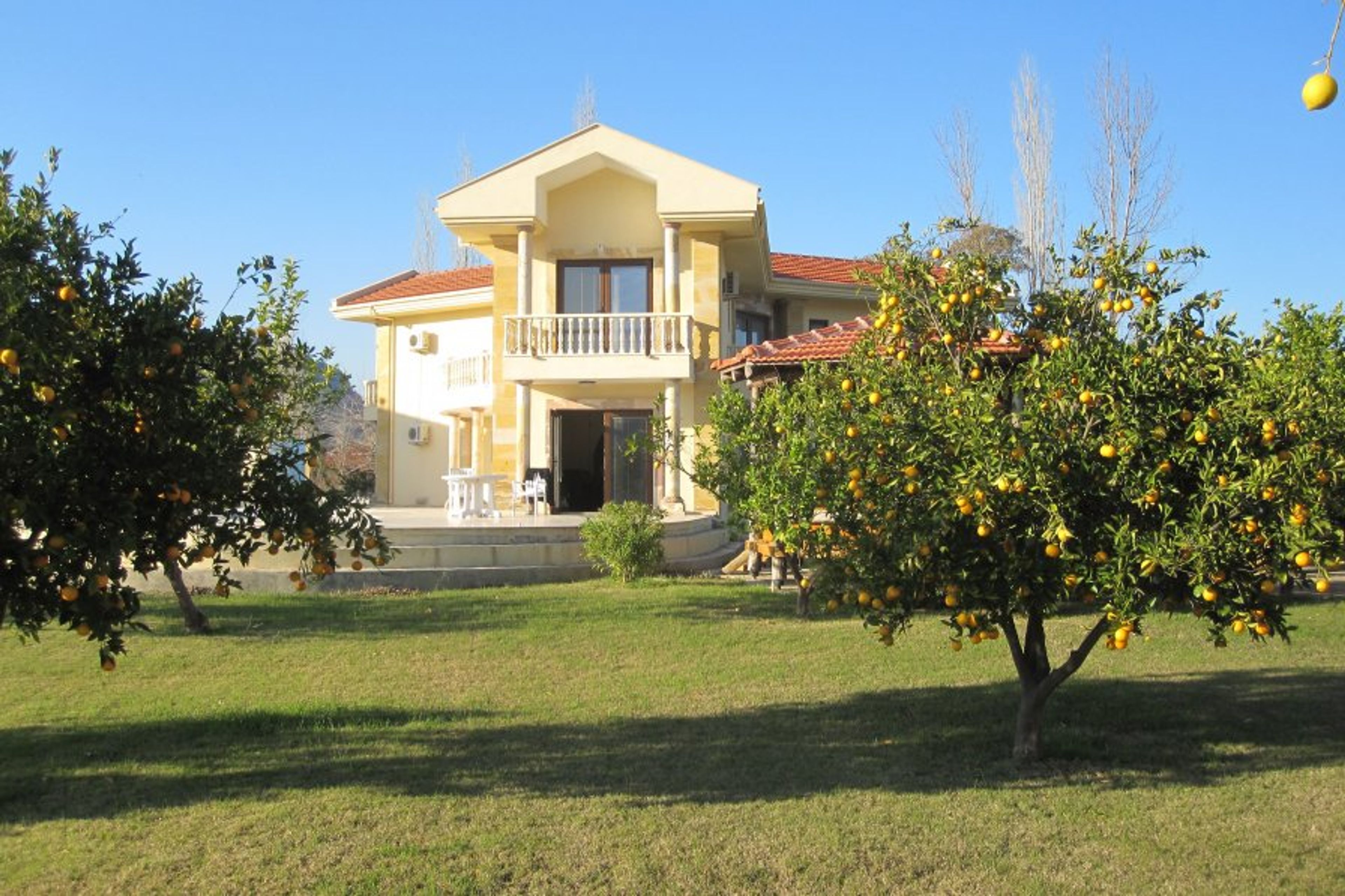 Large garden with orchards .
Help yourself.