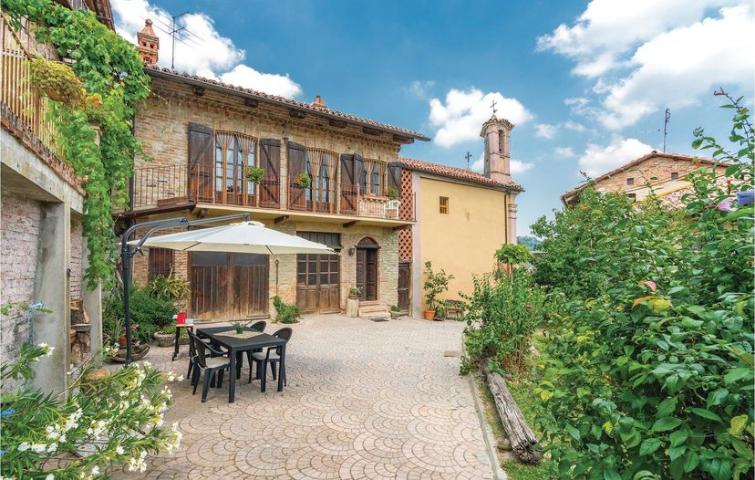 Villa in Aramengo, Italy