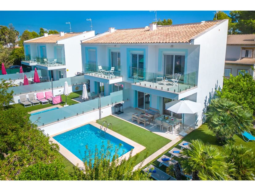 Villa in Platja d'Alcudia, Majorca