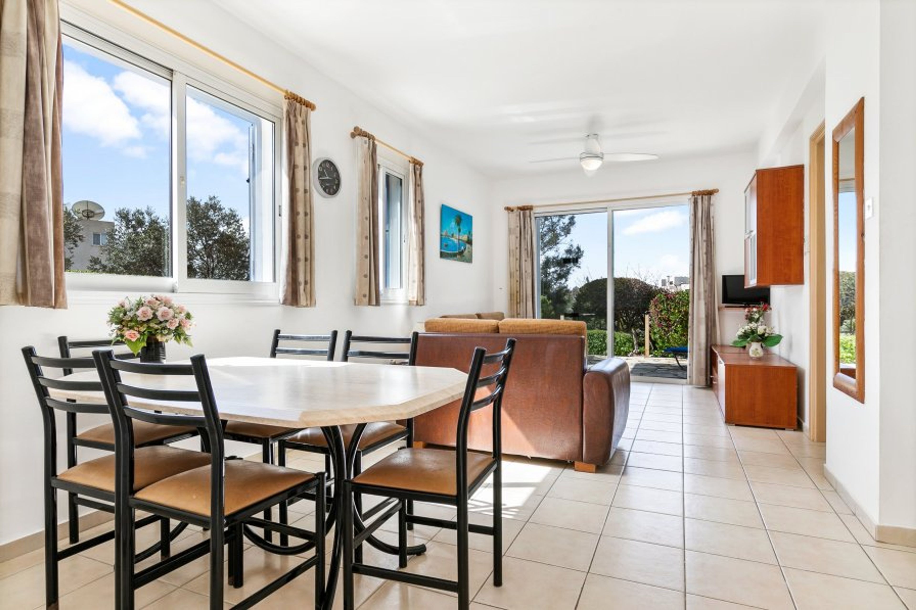 Dining area and lounge