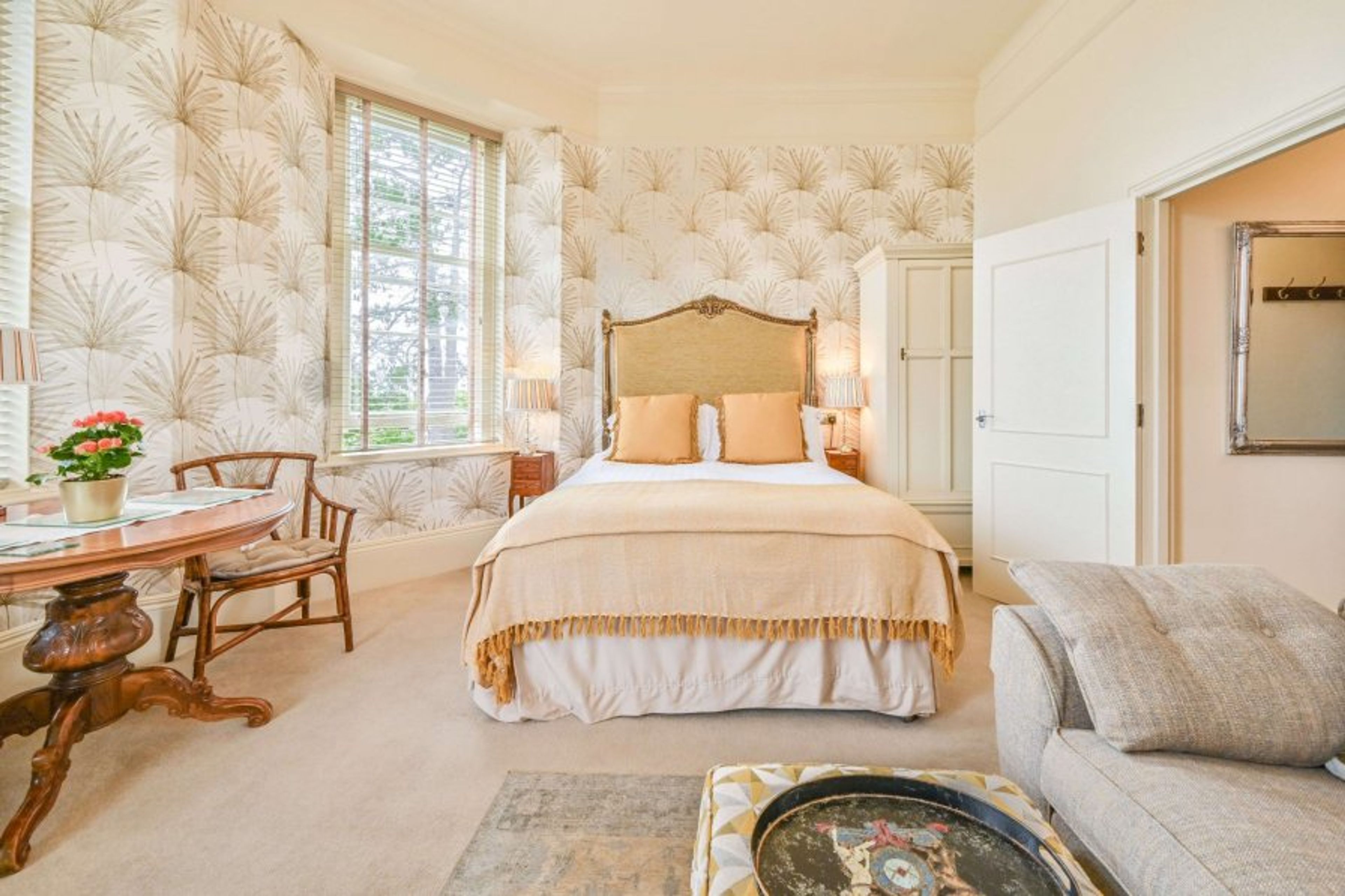 Apartment 7 - Muntham - First Floor Studio Apartment