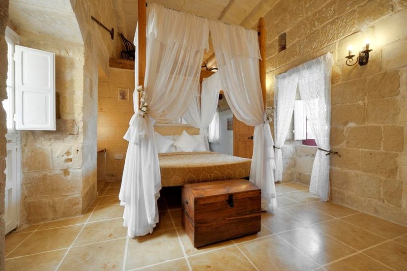 Farm_house in San Lawrenz, Malta: main bedroom with en-suite on 1st floor