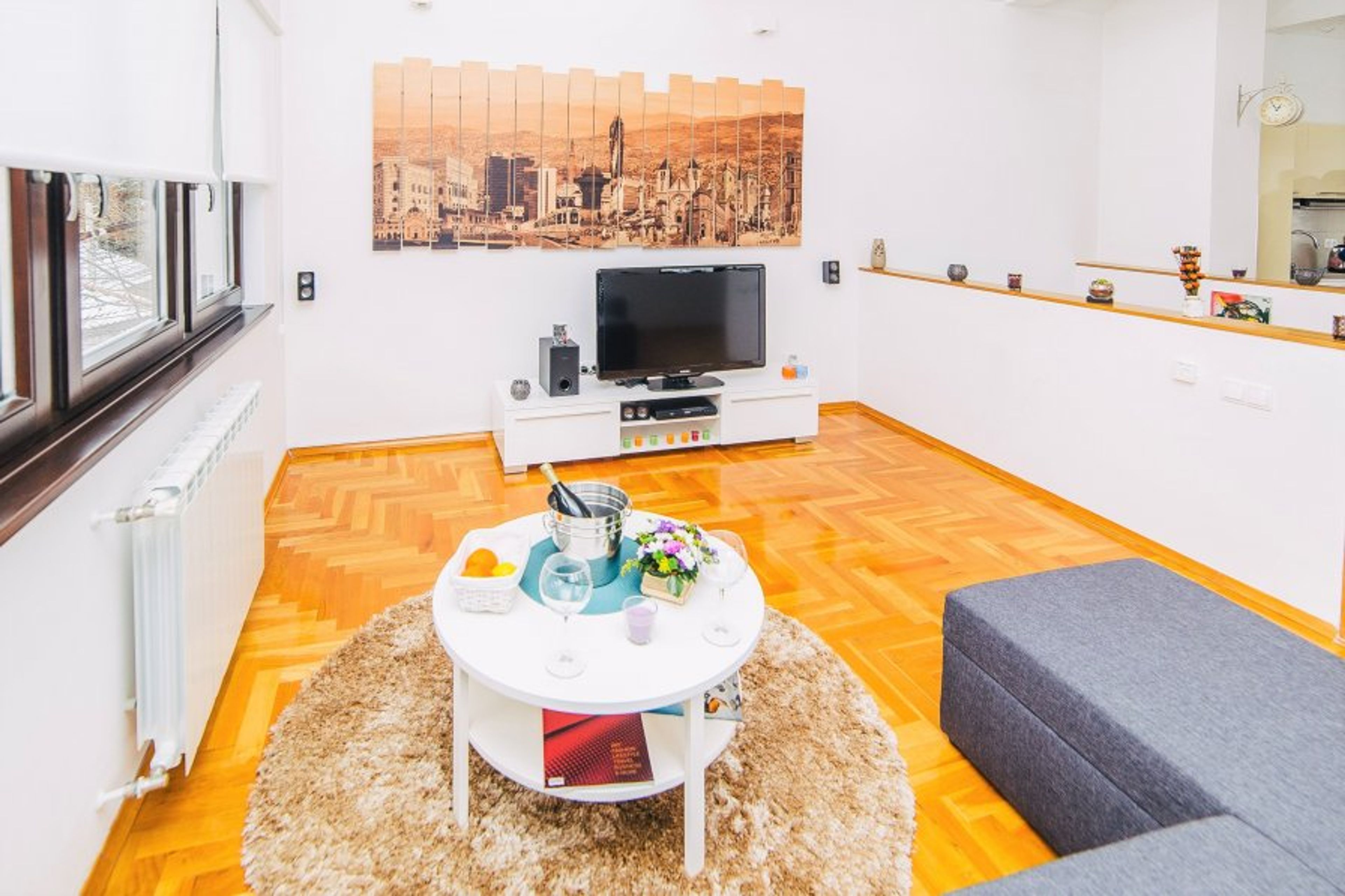 The cable TV offers you a variety of local and international channels!