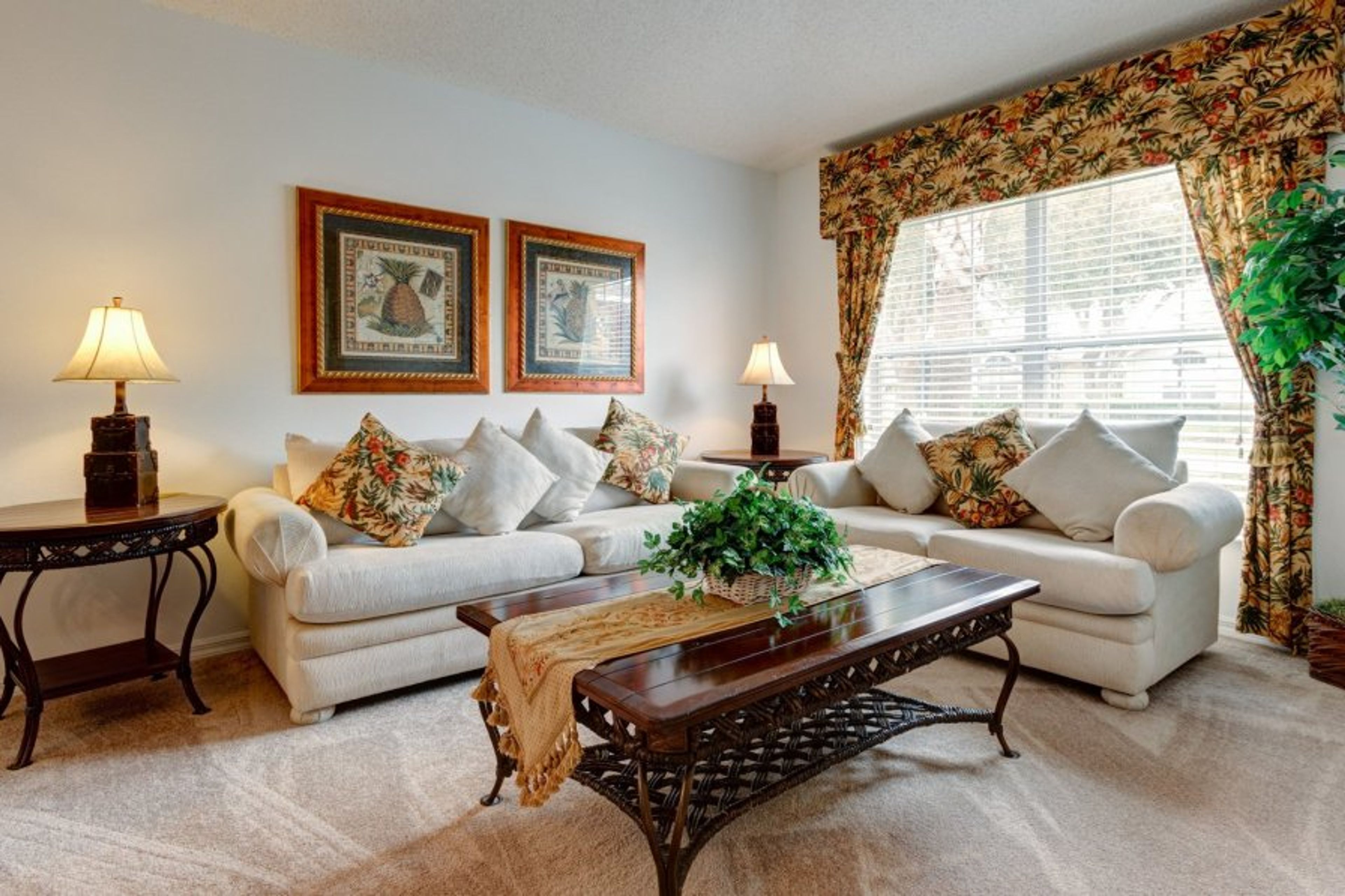 Secret Key Cove Villa Sitting Room