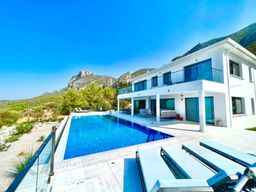 Kyrenia holiday villa rental with private pool