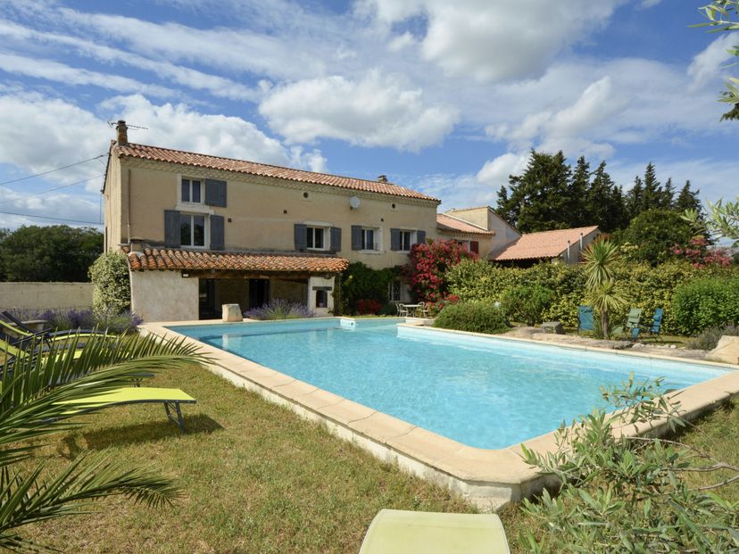 Villa in Pernes-les-Fontaines, the South of France