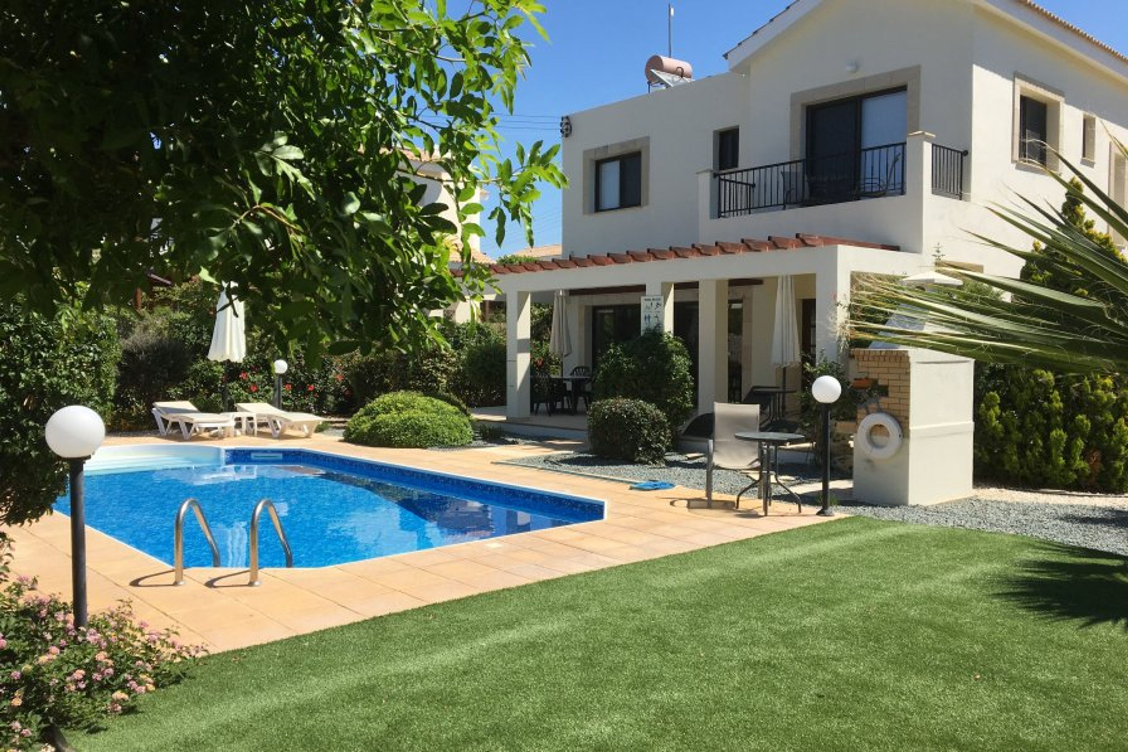 Luxury 3 bed villa with private heated swimming pool