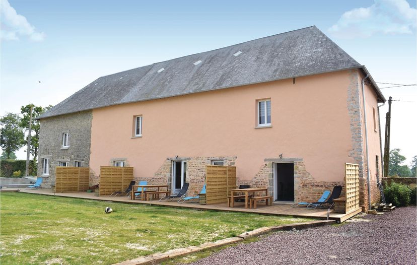 Villa in Terre-et-Marais, France