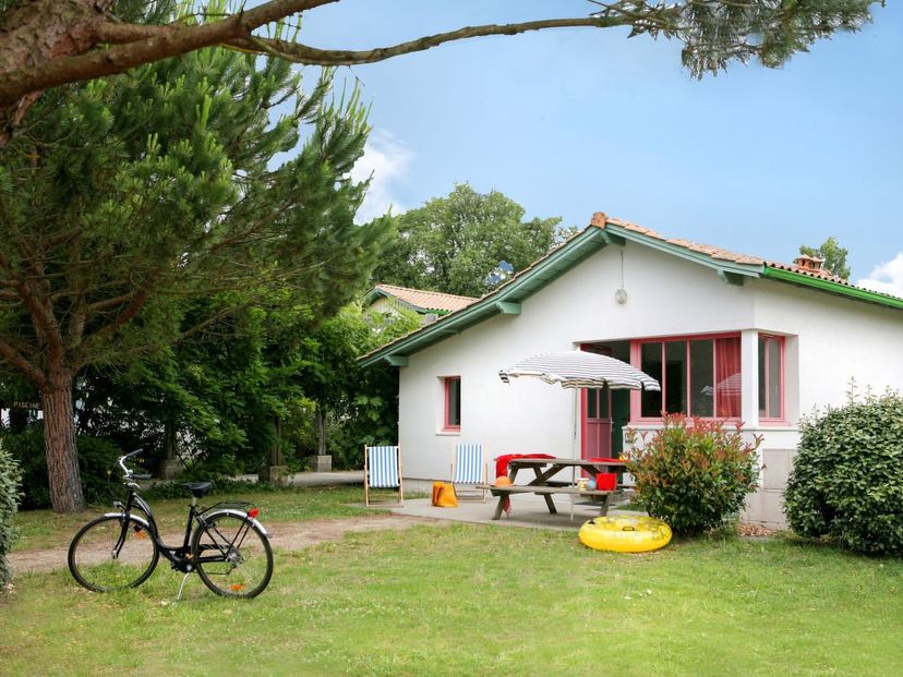 Villa in Arès, France