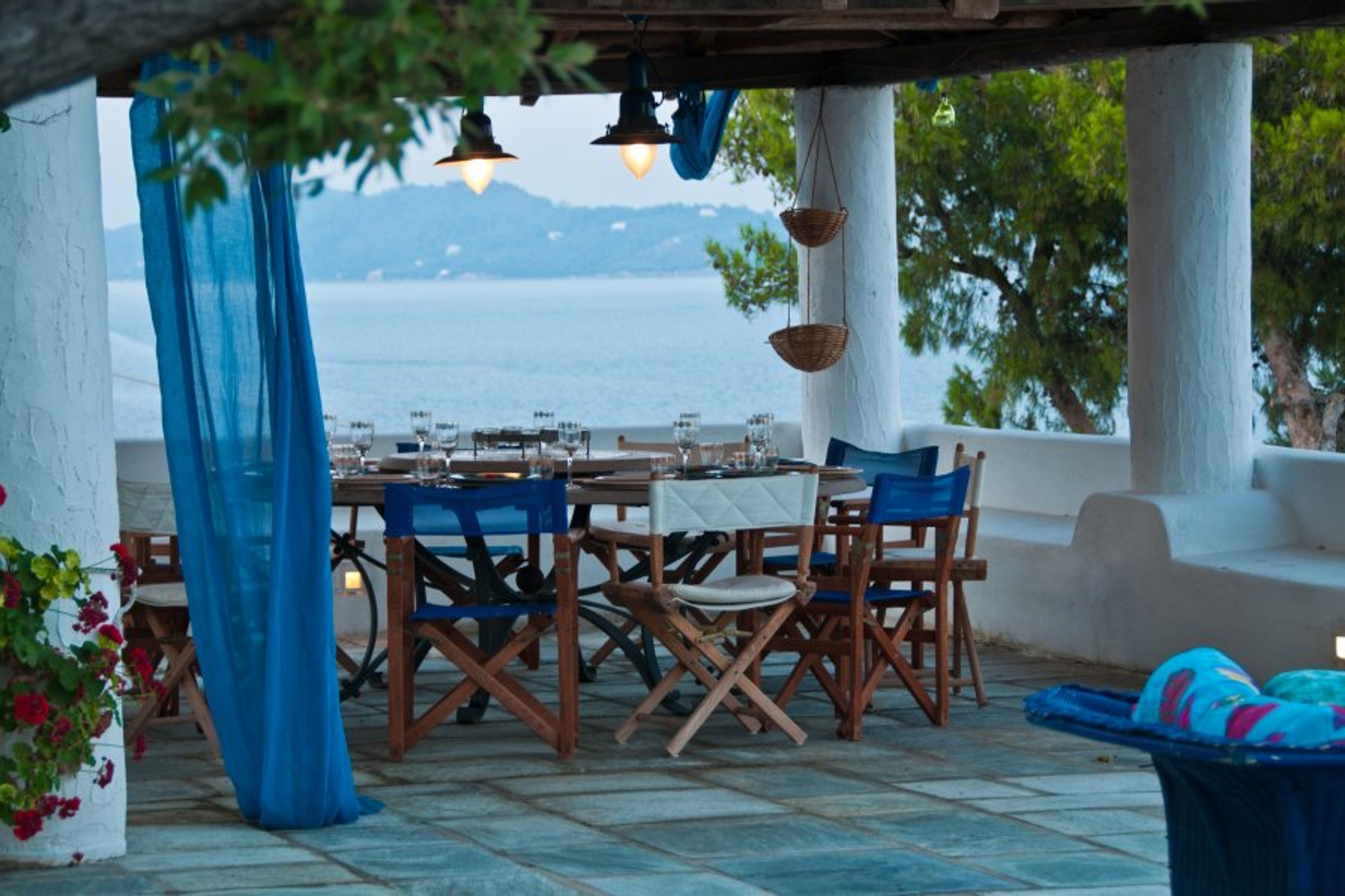 Dining outdoor area main terrace Villa Arios
