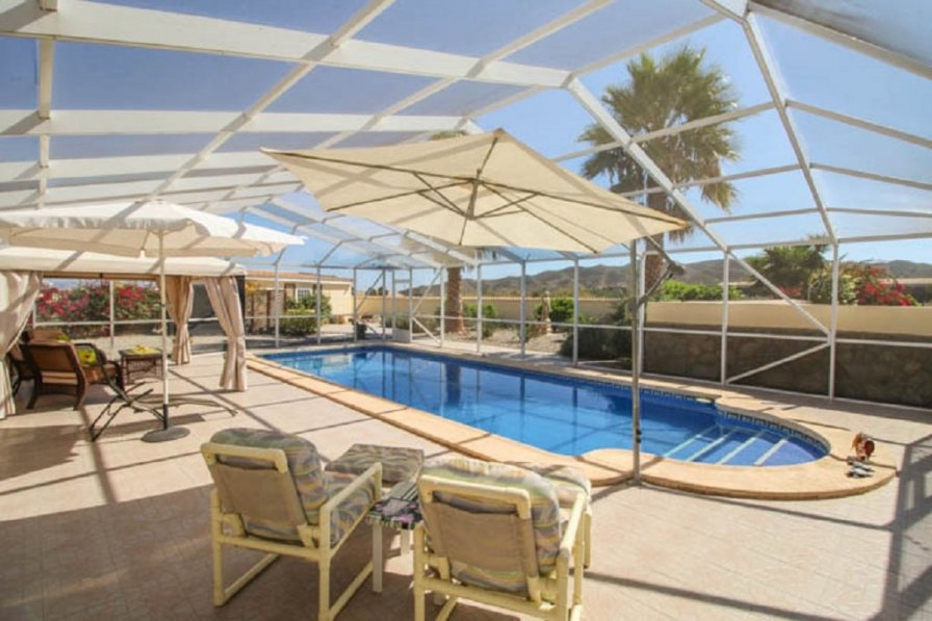 Highly sought after fly-free pool enclosure.  Very rare.