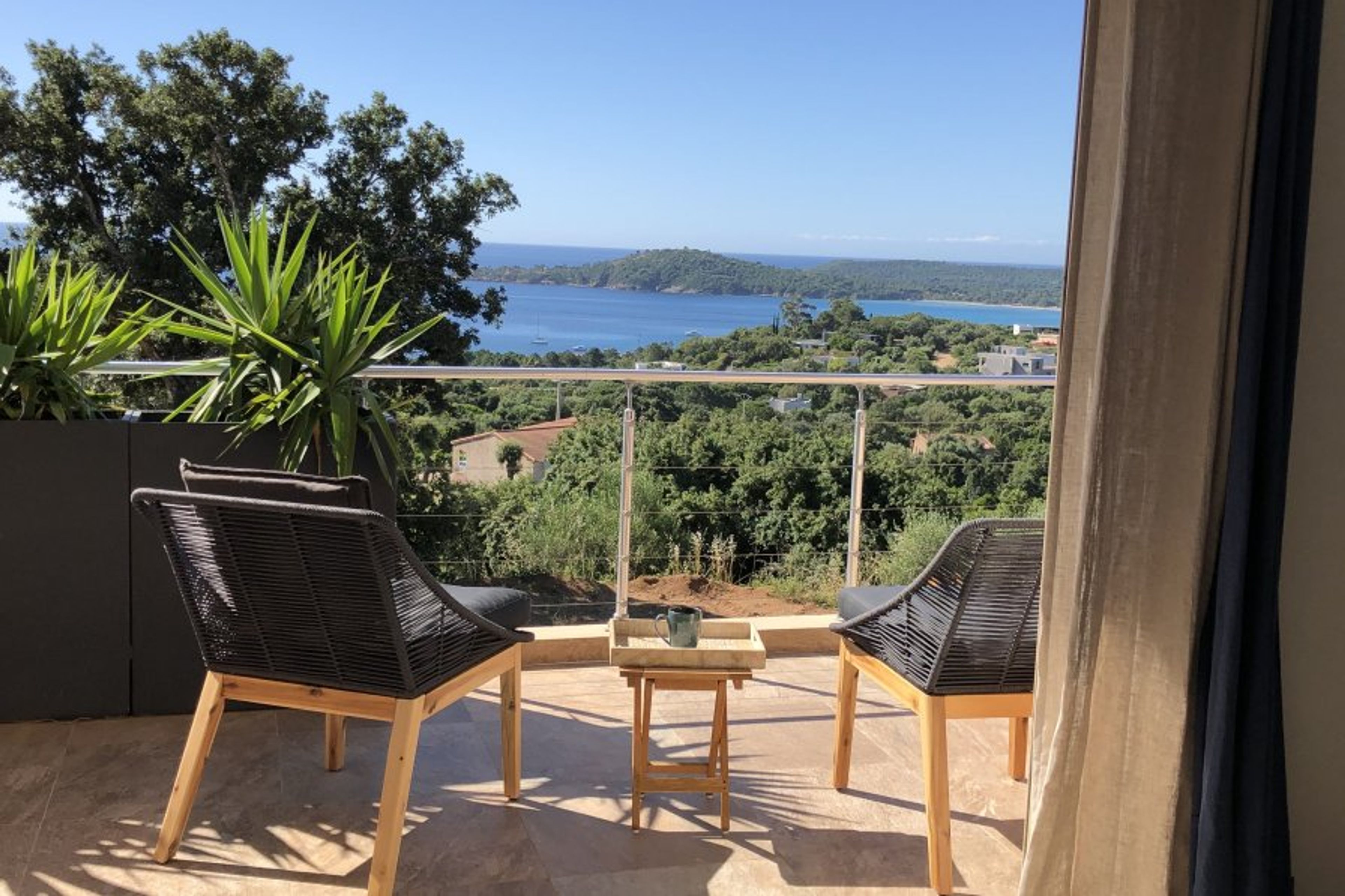 Master bedroom terrace - seaview