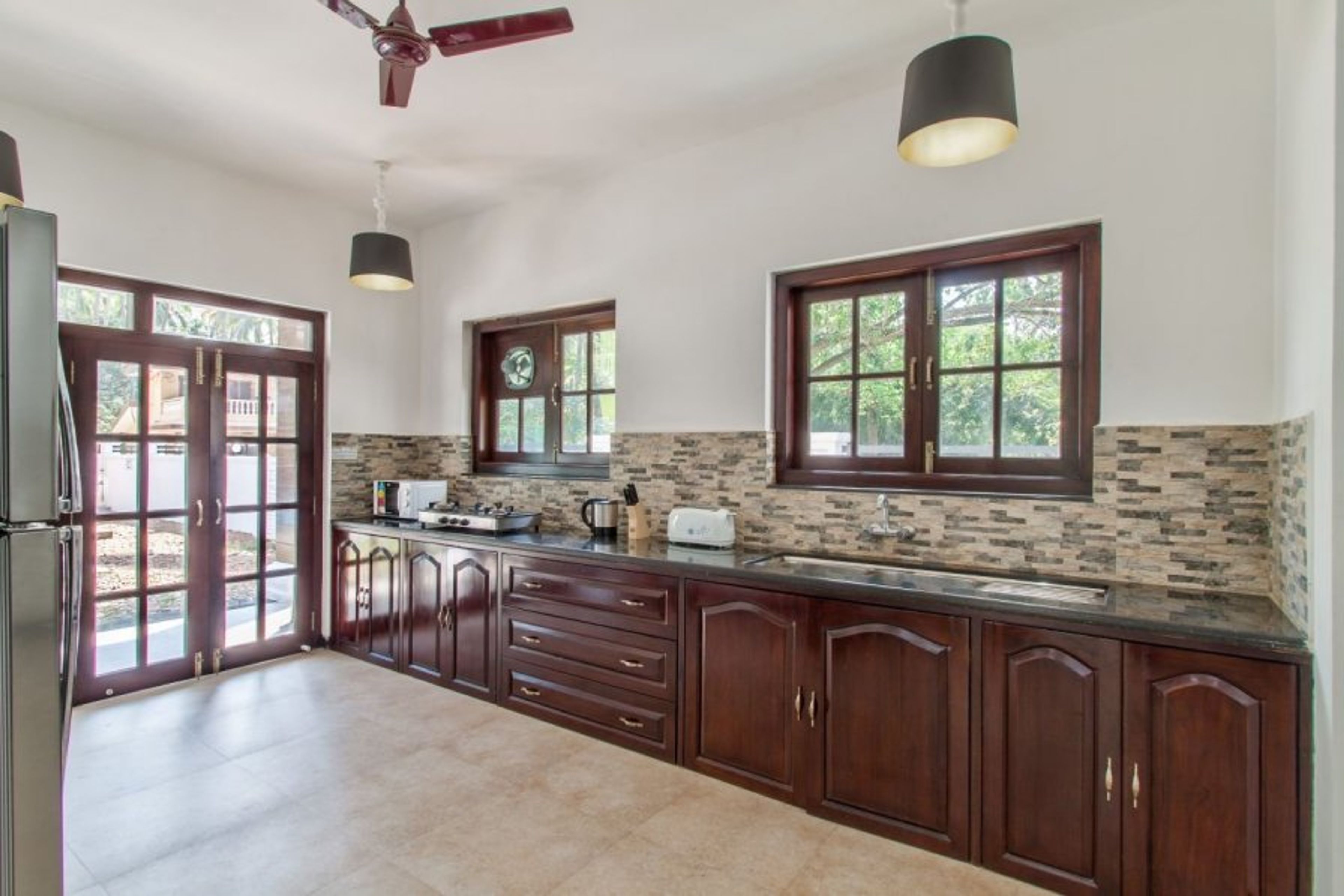 Fully equipped kitchen