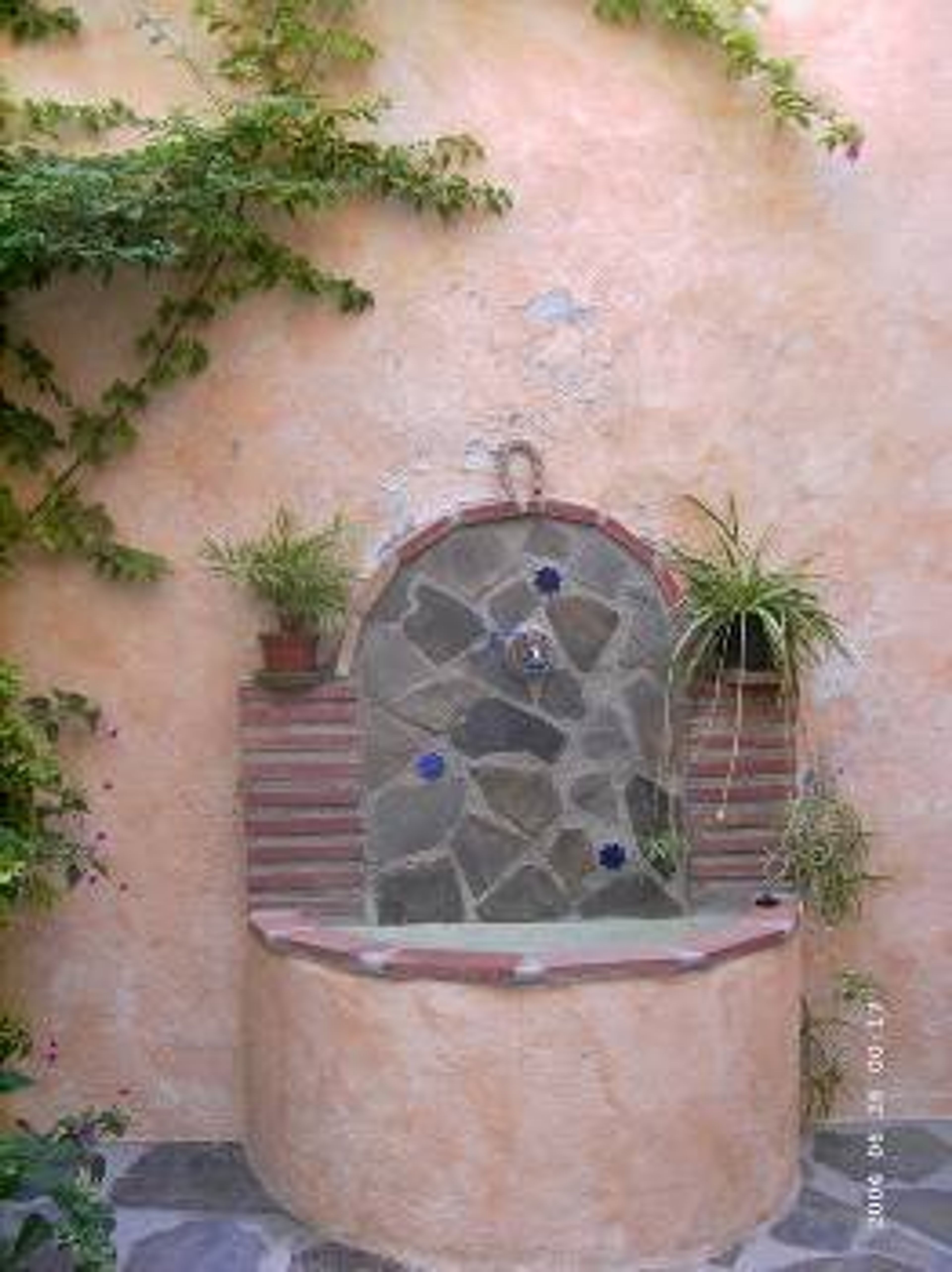 patio wirth Moorish fountain