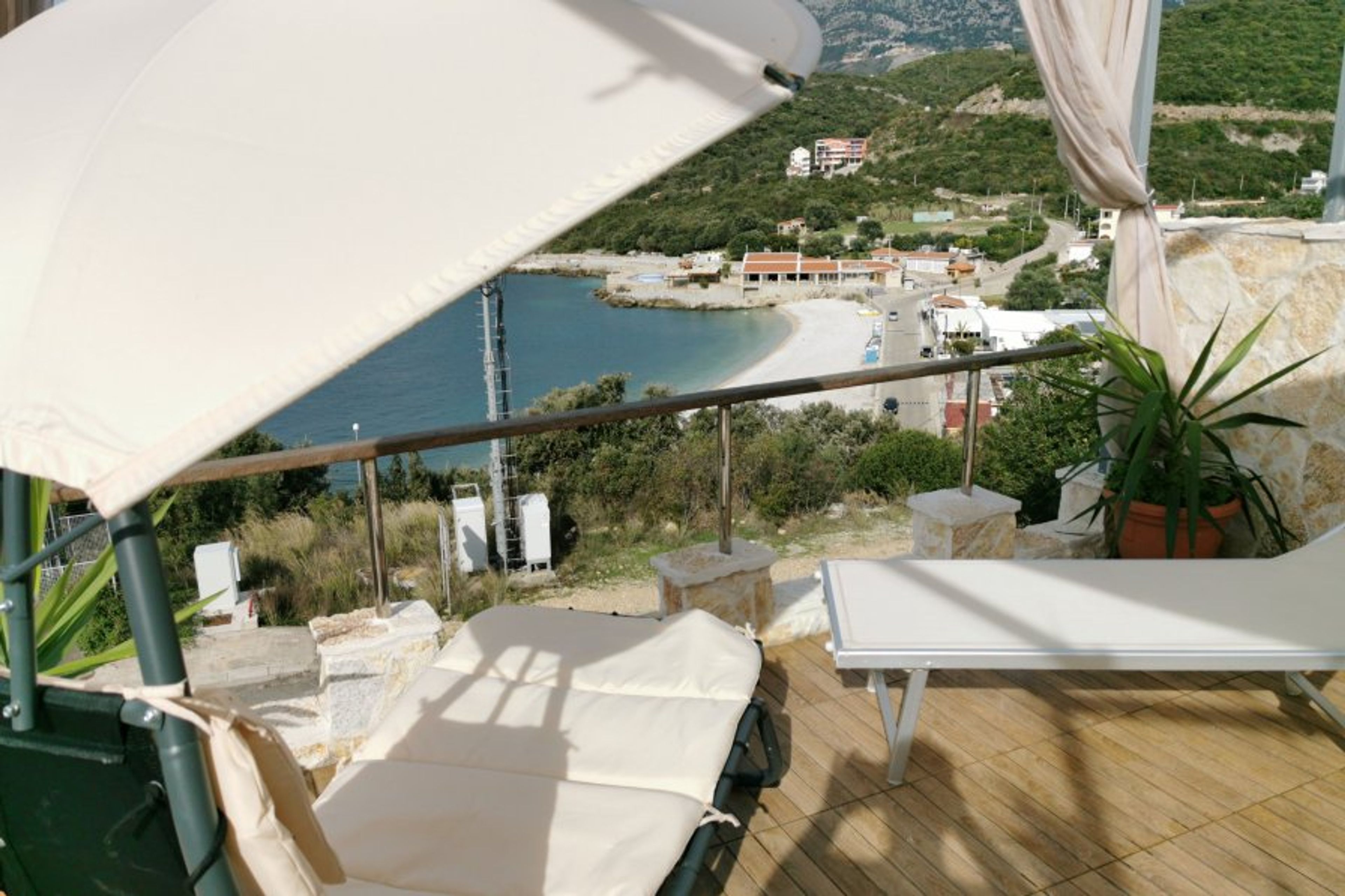 Jacuzzi and terrace with panorama view