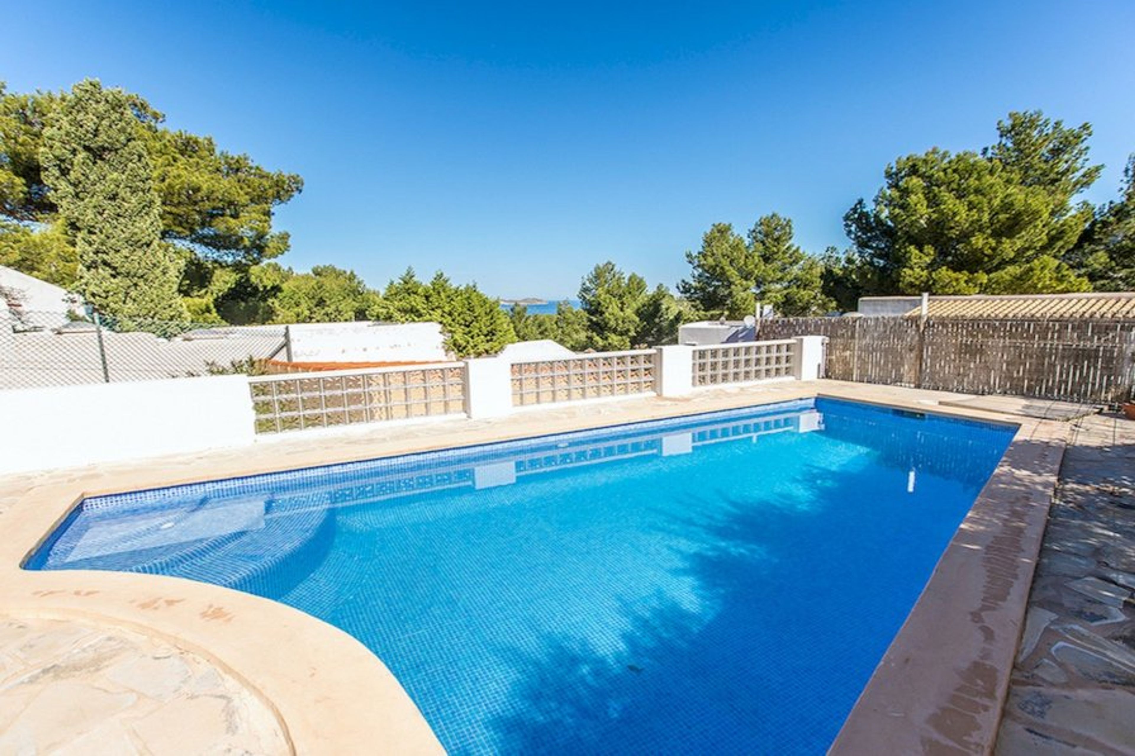 House with pool inn Cala Vadellla