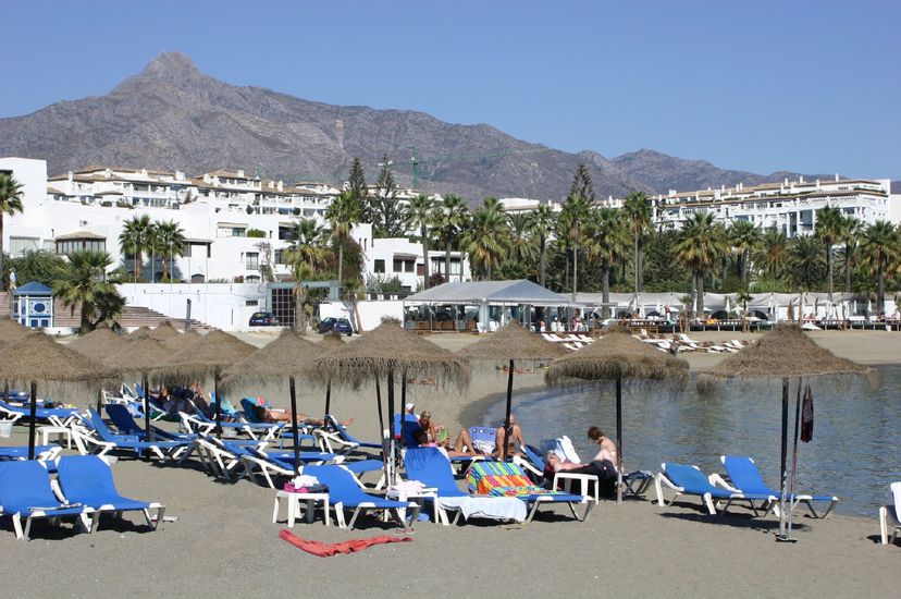 Playa Puerto Banus - Levante: Beach in Puerto Banus, Marbella.