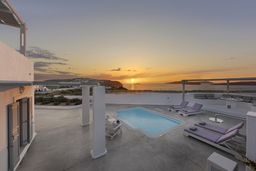 Villa with private pool in Santorini, Greece