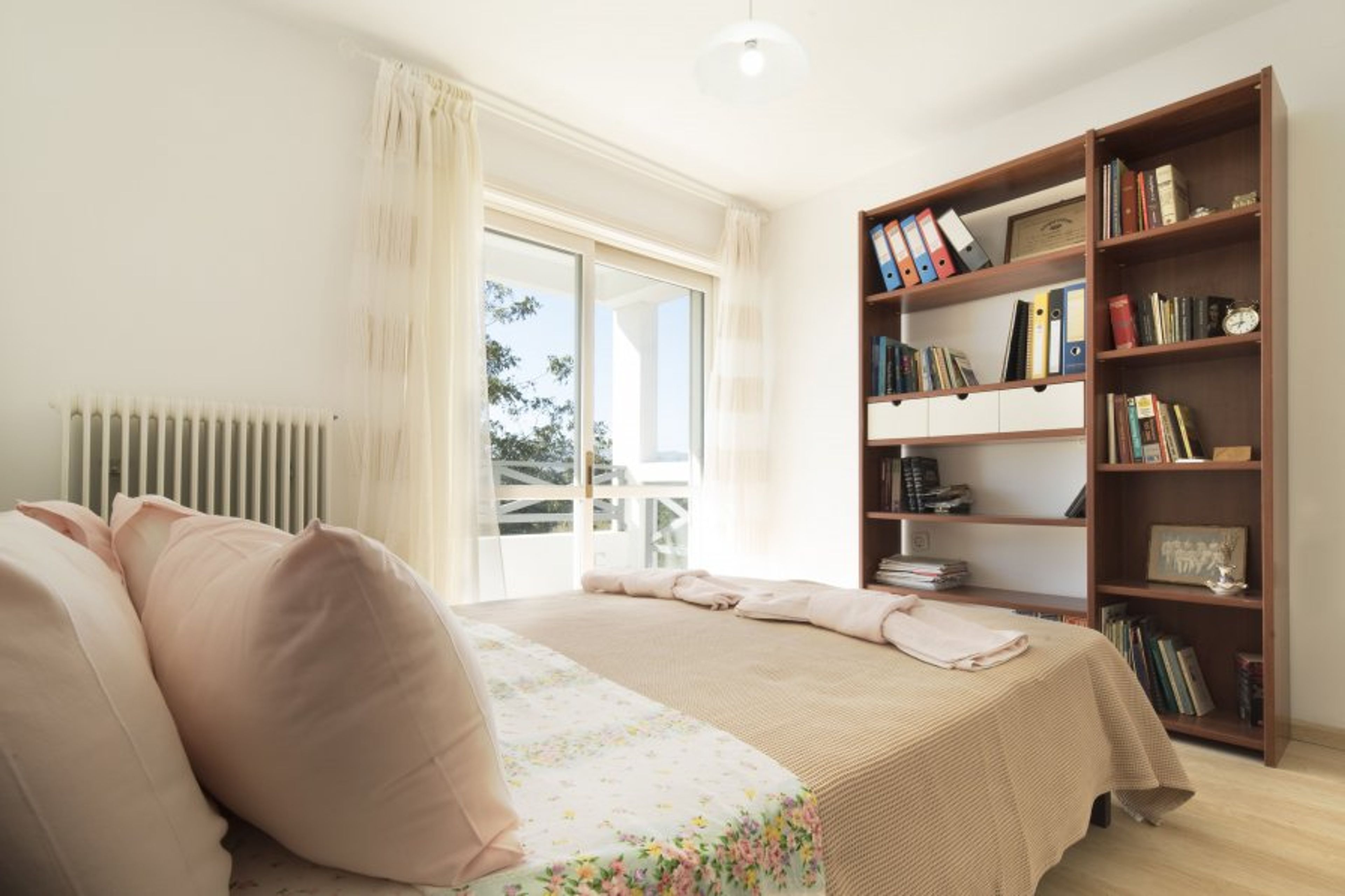 Bedroom with double bed