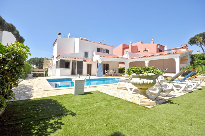 Villa in Vilamoura, Algarve