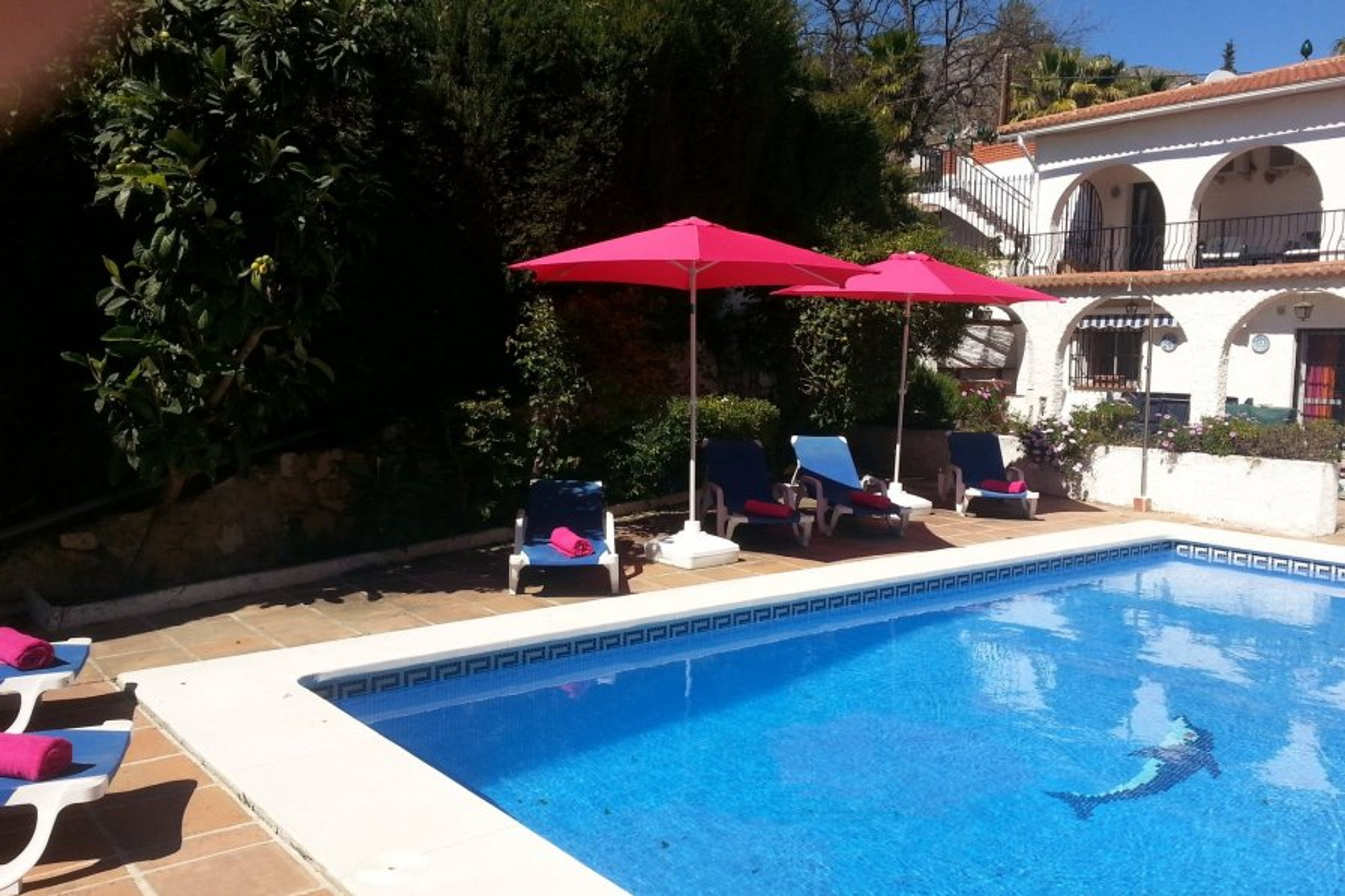 4 Bedroom 4 bathroom villa heated pool ,free fast wifi Car not needed