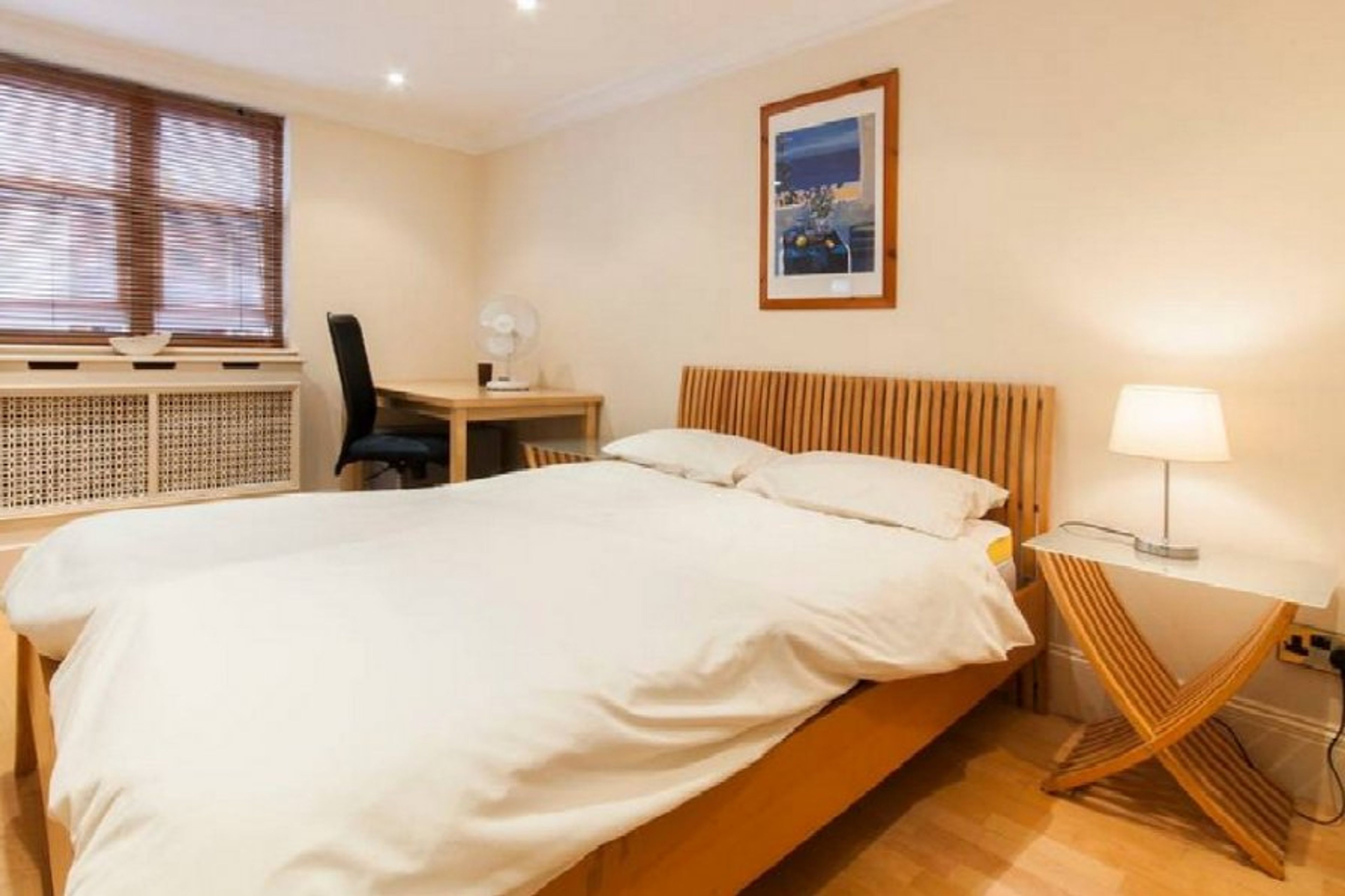 Bedroom with Double Bed & Desk